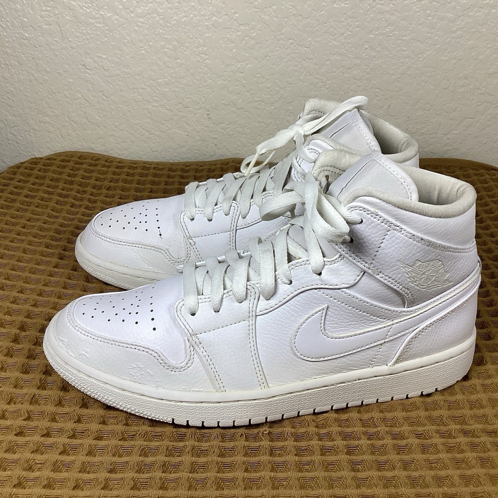 Air Jordan 1 Mid Triple Mens Sz 8.5 Triple White Athletic Sneakers 554724-129